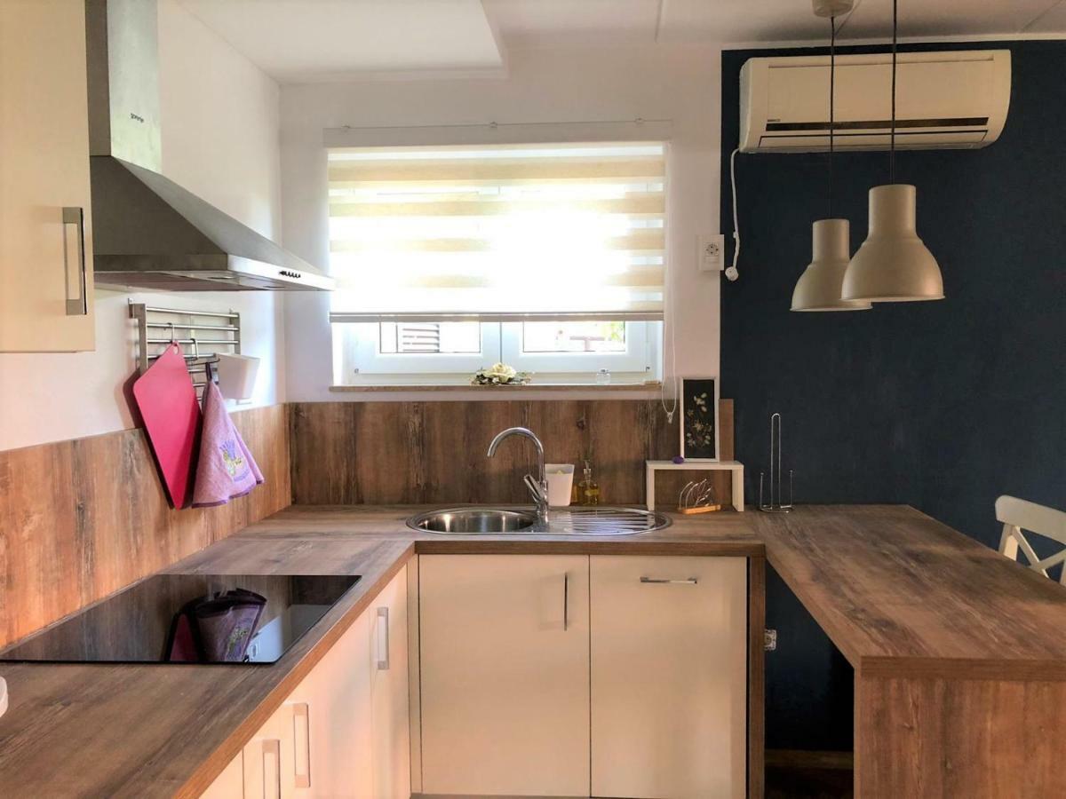 Apartman Gloria Lägenhet Mali Lošinj Exteriör bild