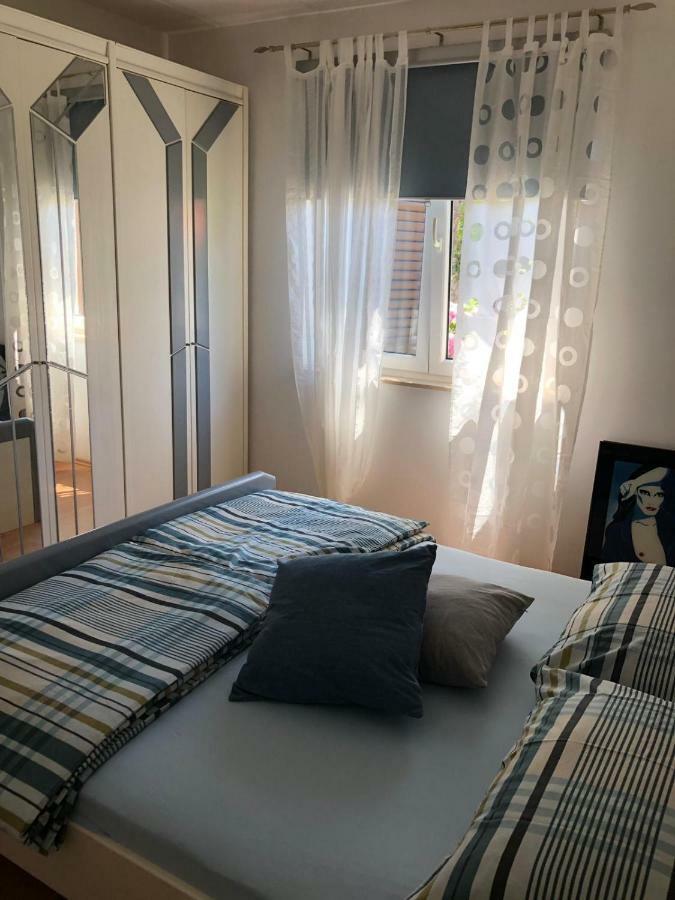 Apartman Gloria Lägenhet Mali Lošinj Exteriör bild